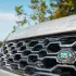 Range Rover dévoile son nouveau logo : un symbole de luxe qui préserve l'héritage de la marque